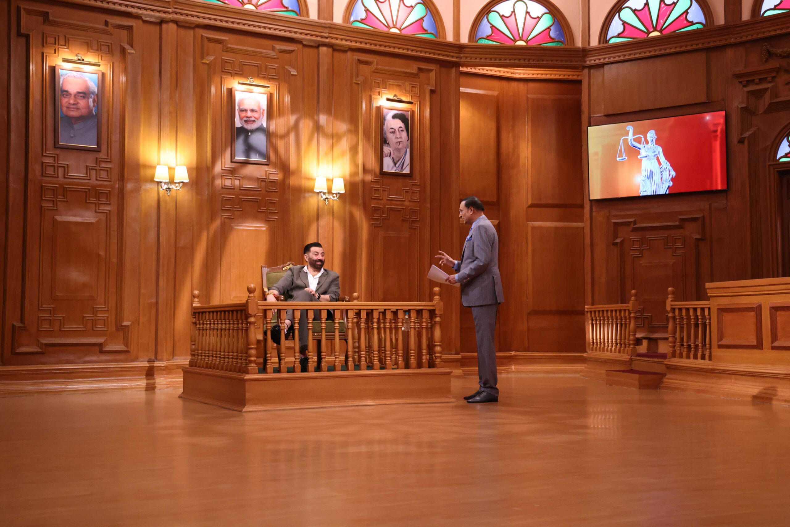Super star Sunny Deol appeared exuberant in Rajat Sharma's show 'Aap Ki Adalat'